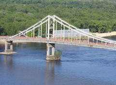 Пішохідний міст через Дніпро